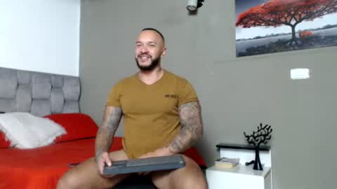 Snapshot of emanuelspencer chatting on August 9, 11:53 pm emanuelspencer online show from August 9, 11:53 pm
