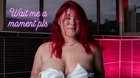 Snapshot of emaparedes01 chatting on December 15, 2:16 am Ema online show from December 15, 2:16 am