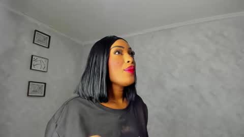 Snapshot of emattaylor chatting on December 15, 10:52 am . online show from December 15, 10:52 am