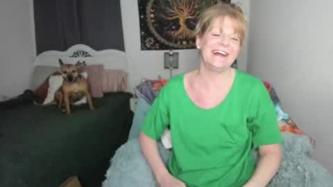 Snapshot of emberpheonixxx chatting on March 12, 3:46 am Ember Pheonixxx online show from March 12, 3:46 am