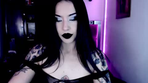 Snapshot of emearld_black chatting on June 15, 3:42 am Emerald Black online show from June 15, 3:42 am