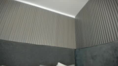 Snapshot of emelie_89 chatting on May 7, 11:37 am emelie_89 online show from May 7, 11:37 am