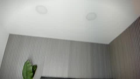 Snapshot of emelie_89 chatting on May 8, 11:37 am emelie_89 online show from May 8, 11:37 am