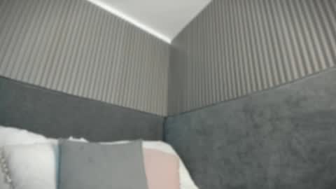 Snapshot of emelie_89 chatting on May 16, 11:31 am emelie_89 online show from May 16, 11:31 am