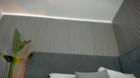 Snapshot of emelie_89 chatting on May 20, 11:38 am emelie_89 online show from May 20, 11:38 am