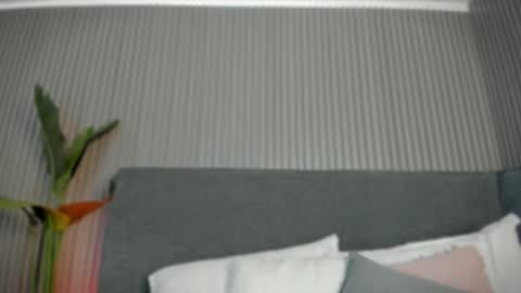 Snapshot of emelie_89 chatting on May 28, 11:29 am emelie_89 online show from May 28, 11:29 am