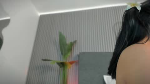 Snapshot of emelie_89 chatting on May 31, 11:28 am emelie_89 online show from May 31, 11:28 am