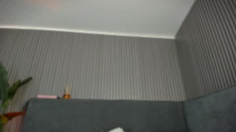 Snapshot of emelie_89 chatting on June 5, 11:38 am emelie_89 online show from June 5, 11:38 am