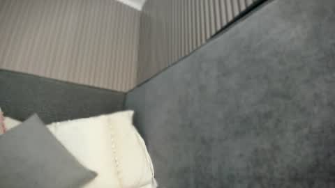 Snapshot of emelie_89 chatting on June 9, 11:55 am emelie_89 online show from June 9, 11:55 am