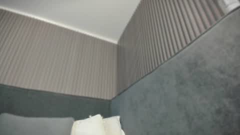 Snapshot of emelie_89 chatting on June 12, 11:42 am emelie_89 online show from June 12, 11:42 am