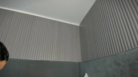 Snapshot of emelie_89 chatting on June 17, 11:45 am emelie_89 online show from June 17, 11:45 am