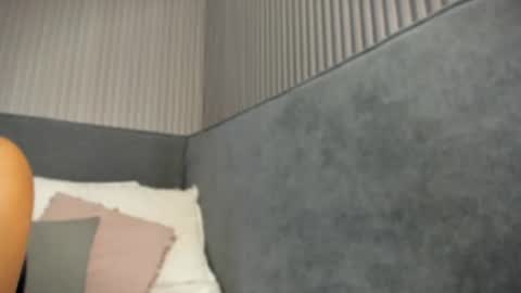 emelie_89 online show from July 22, 11:35 am
