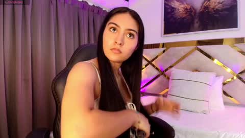 Emily  online show from May 3, 9:04 am