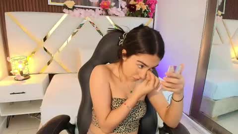 Emily  online show from July 29, 7:06 am
