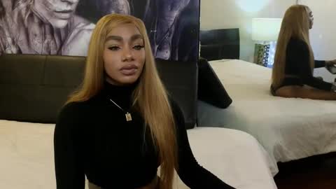 anyelii  online show from December 22, 9:50 am