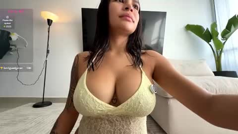 Snapshot of emely_dolce chatting on June 10, 1:10 pm ana online show from June 10, 1:10 pm