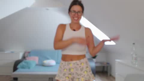 just me online show from July 1, 11:34 am