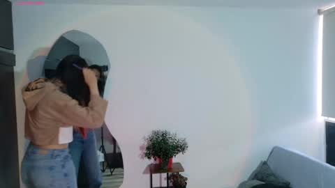 Snapshot of emerald_sparkles chatting on September 14, 12:37 pm sabrina online show from September 14, 12:37 pm