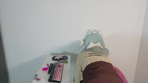 Snapshot of emerald_sparkles chatting on September 28, 2:50 am sabrina online show from September 28, 2:50 am