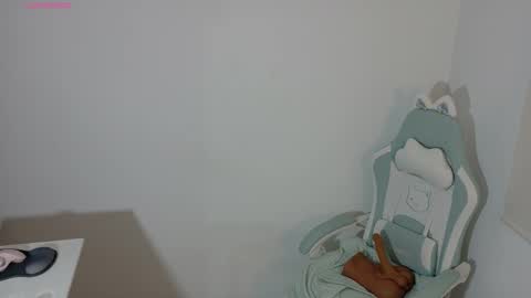 Snapshot of emerald_sparkles chatting on November 14, 3:27 am sabrina online show from November 14, 3:27 am