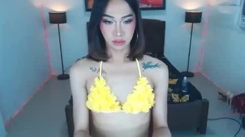 emerladmore online show from August 4, 1:36 pm