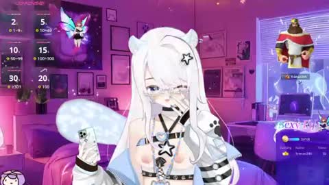 Snapshot of emi_glow chatting on July 9, 8:35 pm Emi online show from July 9, 8:35 pm