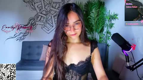 Snapshot of emi_roberts chatting on May 28, 6:16 pm Emmily Roberts online show from May 28, 6:16 pm