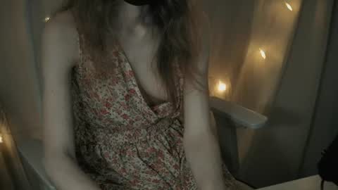 Snapshot of emiblossom chatting on July 23, 11:13 pm emiblossom online show from July 23, 11:13 pm