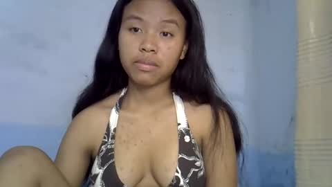 Snapshot of emiehottie chatting on June 1, 10:50 am Ami online show from June 1, 10:50 am