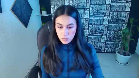 Emilia Gomez online show from October 26, 1:28 pm