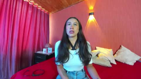 Emilia Gomez online show from January 16, 1:59 pm