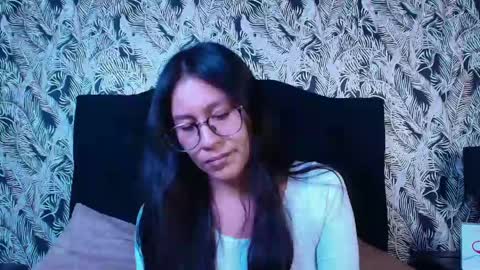 Snapshot of emigomez_ chatting on May 23, 12:27 am Emilia Gomez online show from May 23, 12:27 am