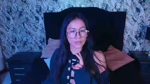 Snapshot of emigomez_ chatting on May 25, 12:38 am Emilia Gomez online show from May 25, 12:38 am