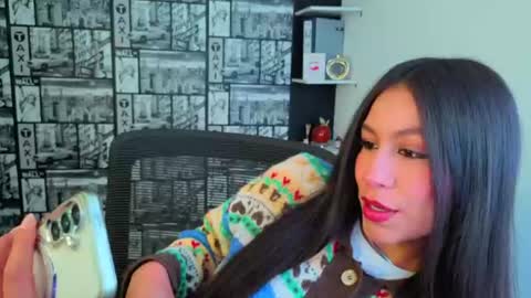 Snapshot of emigomez_ chatting on June 8, 3:34 pm Emilia Gomez online show from June 8, 3:34 pm