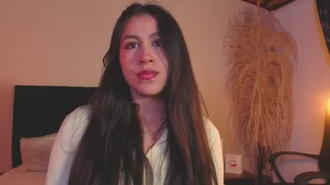 Snapshot of emigomez_ chatting on July 5, 3:45 am Emilia Gomez online show from July 5, 3:45 am
