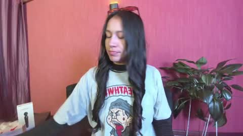 Snapshot of emigomez_ chatting on July 19, 12:03 am Emilia Gomez online show from July 19, 12:03 am