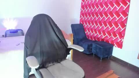 Emi online show from March 6, 1:35 am