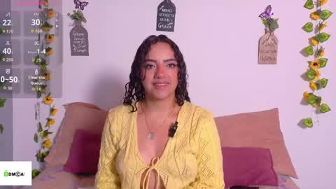 Snapshot of emiily_curly chatting on May 26, 10:55 am Emily online show from May 26, 10:55 am