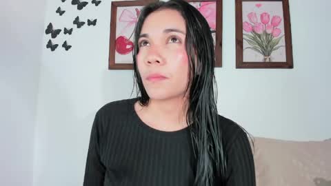 Snapshot of emiily_parkerr chatting on May 20, 10:27 pm Emily online show from May 20, 10:27 pm