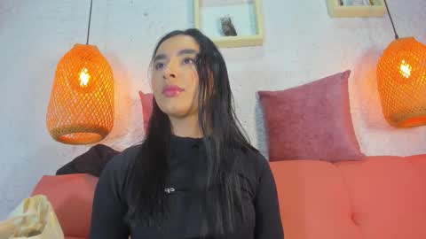 Emily online show from November 11, 12:05 pm