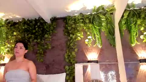 Snapshot of emiily_smile chatting on July 28, 11:39 am Emily online show from July 28, 11:39 am
