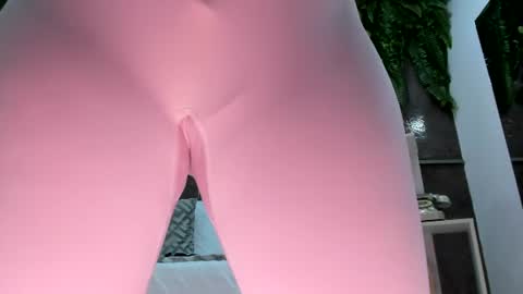 Snapshot of emiily_smile chatting on August 1, 1:21 pm Emily online show from August 1, 1:21 pm