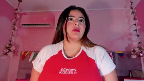 Snapshot of emiilygrace_ chatting on July 2, 11:38 am Emiily Grace online show from July 2, 11:38 am