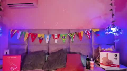 Snapshot of emiilygrace_ chatting on July 8, 10:53 am Emiily Grace online show from July 8, 10:53 am