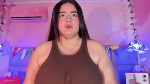 Snapshot of emiilygrace_ chatting on July 17, 11:39 am Emiily Grace online show from July 17, 11:39 am