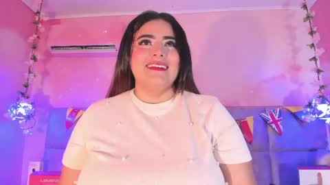 Snapshot of emiilygrace_ chatting on July 20, 11:56 am Emiily Grace online show from July 20, 11:56 am