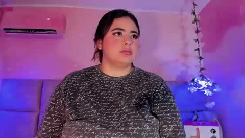 Snapshot of emiilygrace_ chatting on July 25, 11:41 am Emiily Grace online show from July 25, 11:41 am