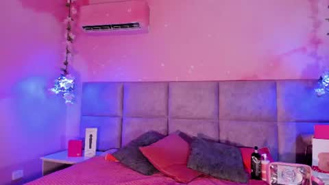 Snapshot of emiilygrace_ chatting on July 30, 11:42 am Emiily Grace online show from July 30, 11:42 am