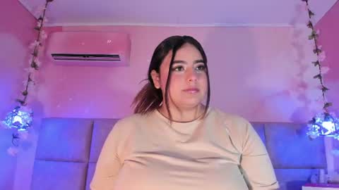Snapshot of emiilygrace_ chatting on August 2, 2:15 pm Emiily Grace online show from August 2, 2:15 pm