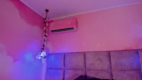 Snapshot of emiilygrace_ chatting on August 3, 11:37 am Emiily Grace online show from August 3, 11:37 am